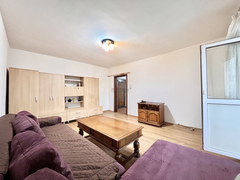 Nerva Traian, 2 camere decomandat, 62 mp, bl. 1990, centrala, metrou, et. 1