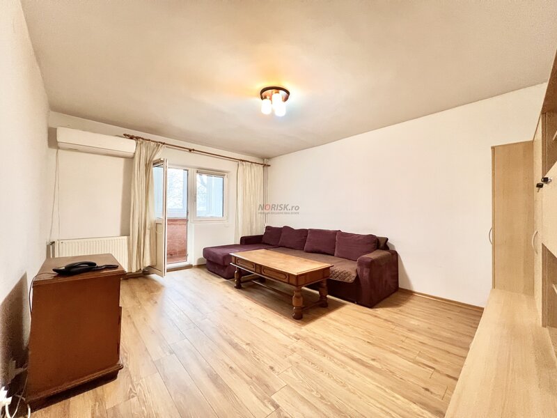 Nerva Traian, 2 camere decomandat, 62 mp, bl. 1990, centrala, metrou, et. 1